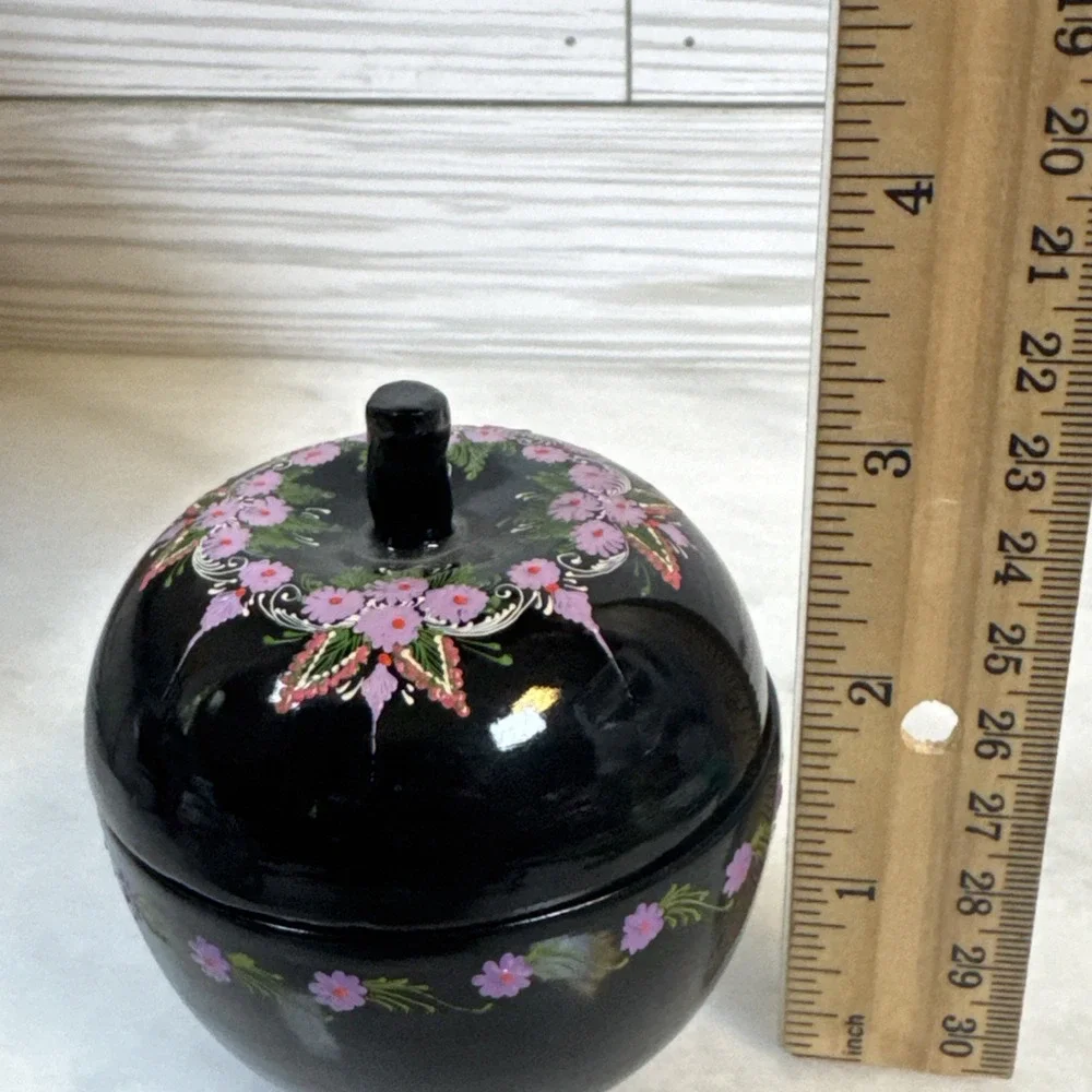 Vintage Laquered Teak Wood Trinket Jewellery Box Apple Decorative Taiwan